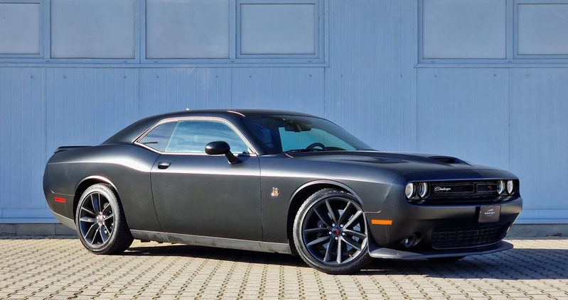 Dodge Challenger cena 259900 przebieg: 58500, rok produkcji 2019 z Chełmno małe 497